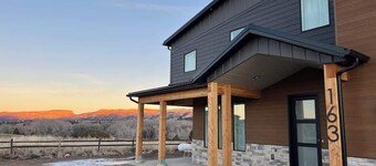 The Grove-River Cabin •Hot Tub• Near Bryce & Zion