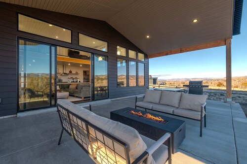 The Grove-River Cabin •Hot Tub• Near Bryce & Zion