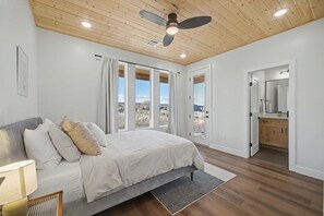 3 soverom, strykejern/-brett, reiseseng for barn og wi-fi