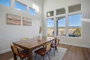 تناول الطعام