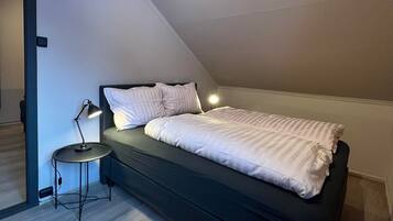 Villa – deluxe | 3 soverom, blendingsgardiner, strykejern/-brett og wi-fi (inkludert)