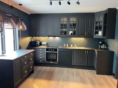 Deluxe Villa | Private kitchen | Electric kettle
