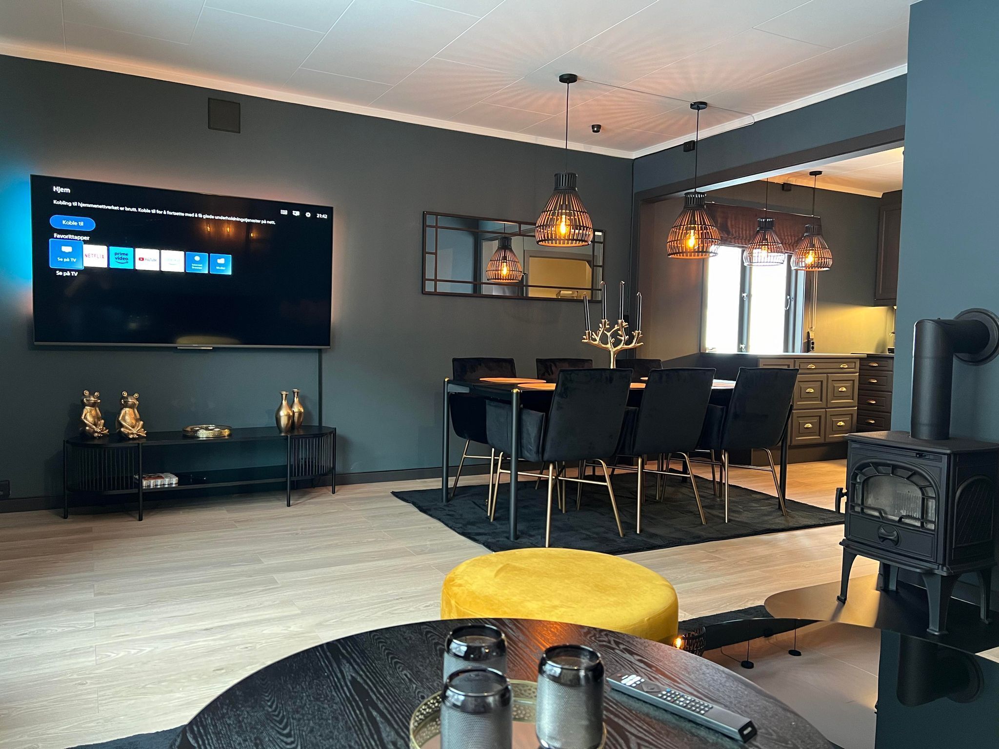 Villa Deluxe | Vardagsrum | Platt-tv