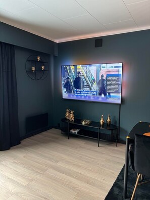 디럭스 빌라 | 거실 공간 | 평면 TV