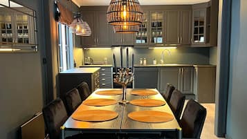 Deluxe villa | Dineren op de kamer