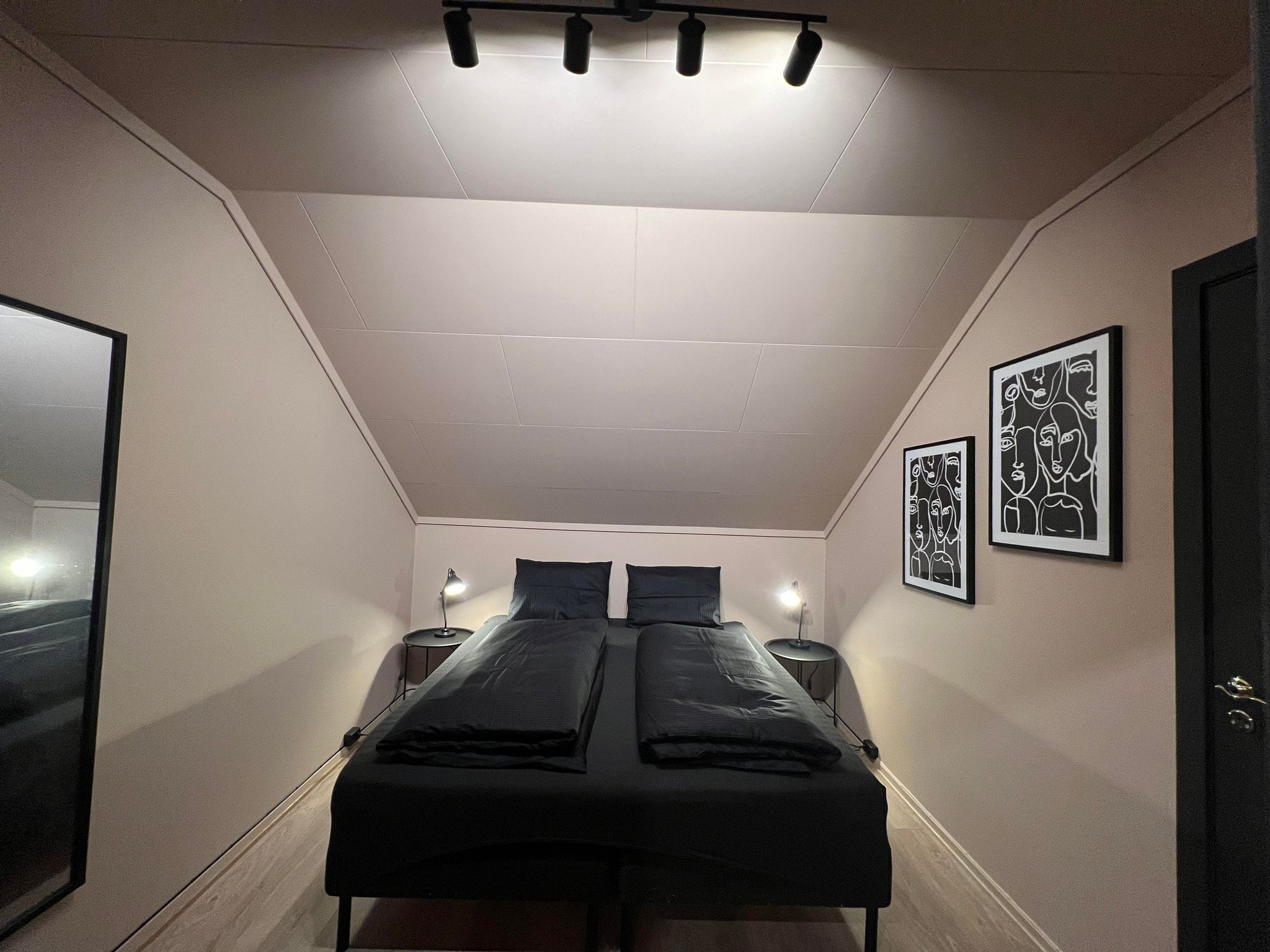 Vila luxo | 3 quartos, cortinas blackout, ferros/tábuas de passar roupa