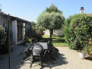 Outdoor dining - Etape, Week-end, Séjour, Déplacement Pro, (Montélimar)