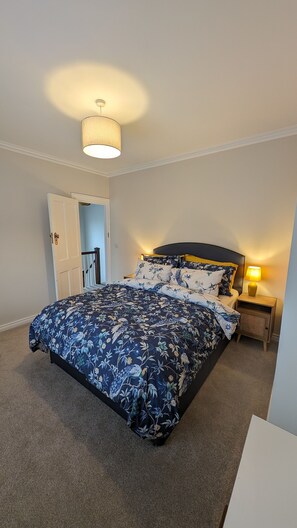 3 Schlafzimmer, Bügeleisen/Bügelbrett, WLAN, Bettwäsche