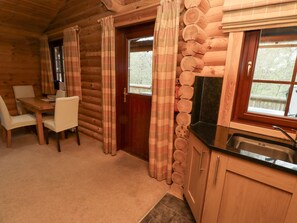 Cottage | Interior - 24 Lakeside Drive (Morpeth)