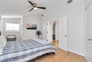 3 bedrooms, iron/ironing board, WiFi, bed sheets