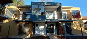 Fachada de la propiedad