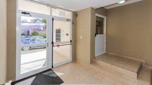 Pintu masuk interior