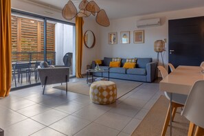 TV, stereo - Les Terrasses de la Pinède - Appt climatisé (Coti-Chiavari)