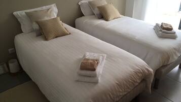 3 Schlafzimmer, BĂŒgeleisen/BĂŒgelbrett, kostenloses WLAN, BettwĂ€sche