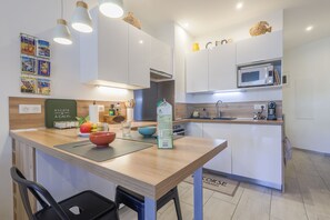 Fridge, microwave, oven, dishwasher