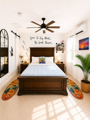 1 bedroom, iron/ironing board, free WiFi, bed sheets - Sailor`s Cabin  - Old Town - Walk to Duval ! (Key West)