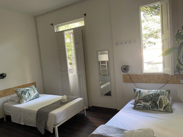 1 室のベッドルーム、WiFi