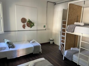 1 室のベッドルーム、WiFi