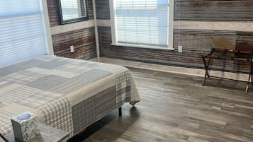 1 bedroom, in-room safe, WiFi, bed sheets