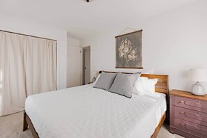 3 slaapkamers, een strijkplank/strijkijzer, wifi