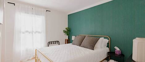 3 bedrooms, iron/ironing board, WiFi