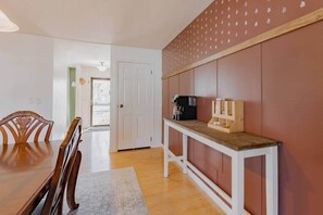 Dining - Sweet Retreat | King Rooms (Midland)