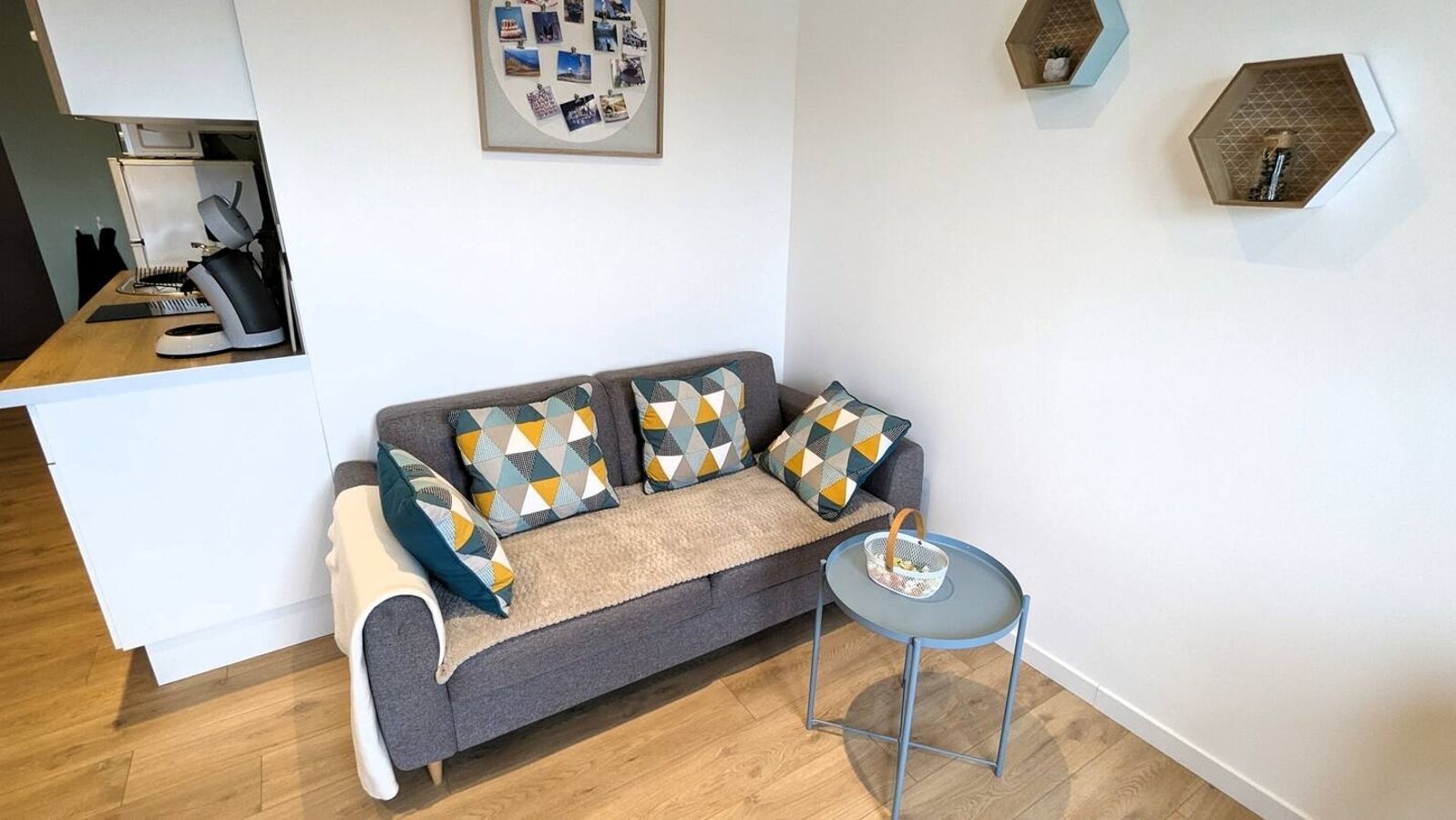 Una Smart TV, una oficina