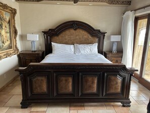 1 غرفة نوم ومكواة/لوح كي وواي فاي وملاءات أسرّة