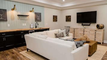 TV, offices