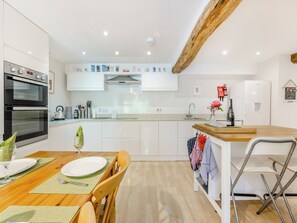 Dishwasher, highchair - 5 bedroom accommodation in Slapton (Slapton)