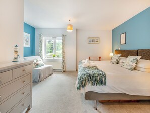 5 bedrooms, free WiFi, bed sheets