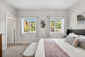 3 chambres, bureau, Wi-Fi gratuit, draps fournis