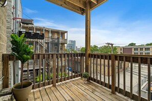 Luokittelematon kuva, 4 kautta 51, painike