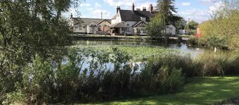Peaceful home from home cottage beautifully presented in village location.