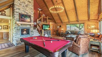 Smart TV, fireplace, DVD player, books