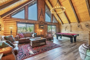 Smart TV, fireplace, DVD player, books