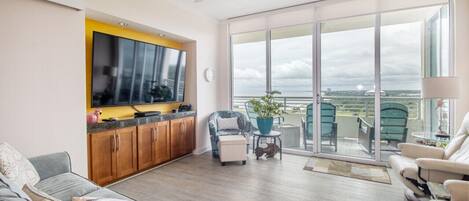 Televisio, tietokoneen näyttö