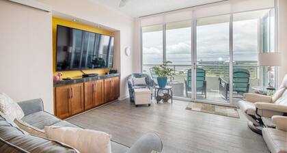 Highrise condo located directly across from the Biloxi beach!