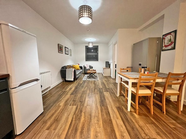 Apartment | Dining