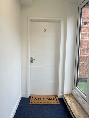 Interior - Immaculate 2-bed Apartment Town Centre (Cheltenham)