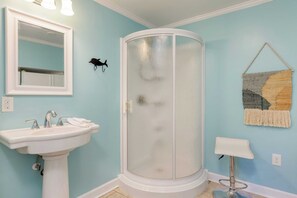House (3 Bedrooms) | Interior - Conch Cottage by Avantstay Walk to Beach, Deck, Fireplace, Outdoor Dining (Isle of Palms)