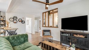 House (3 Bedrooms) | Interior - Riverside Trade Retreat Avantstay Industrial-chic, Near Downtown Asheville (Asheville)