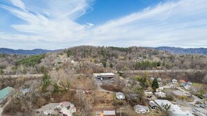 House (3 Bedrooms) | Interior - Riverside Trade Retreat Avantstay Industrial-chic, Near Downtown Asheville (Asheville)