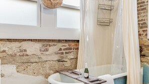 House (3 Bedrooms) | Interior - Riverside Trade Retreat Avantstay Industrial-chic, Near Downtown Asheville (Asheville)