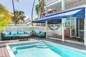 Front of property - Prime Old Town Location w/ Pool, Walk to Duval Steet Blue Heron by Avantstay (Key West)