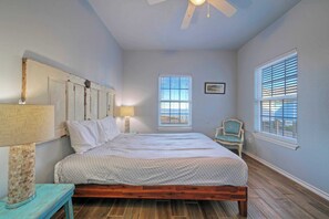 House (3 Bedrooms) | Interior - Balcony w/ Bay View Shared Pool + Boat Dock Fat Flounder by Avantstay (Corpus Christi)