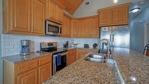 House (3 Bedrooms) | Interior - Balcony w/ Bay View Shared Pool + Boat Dock Fat Flounder by Avantstay (Corpus Christi)