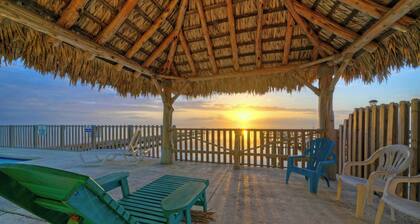 Balcony w/ Bay View Shared Pool + Boat Dock Fat Flounder by Avantstay