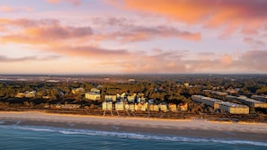 Interior - Infinity Pool, Beach Access, Oceanview, Sleeps 24 30 Bradley Cir by Avantstay (Hilton Head Island)