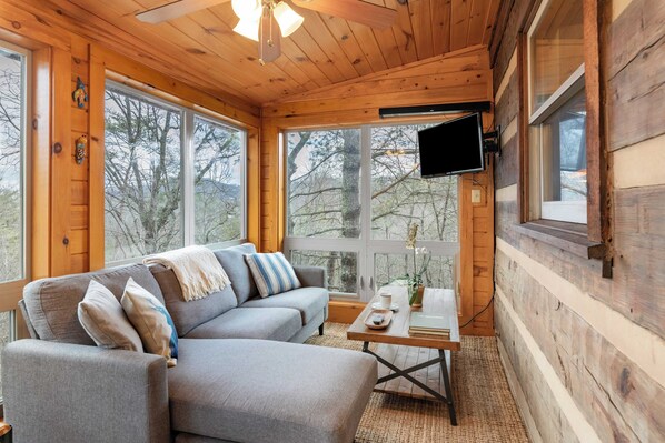 Interior - Twilight Ridge by Avantstay Mountain Mansion, 20min to Pigeon Forge (Sevierville)